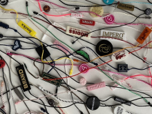 Крепеж пломба пластиковая для одежды с логотипом (1000шт) Крепеж пломба пластиковая для одежды с логотипом (1000шт)