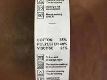 Этикетка состава (cotton 35% polyester 40% viscose 25%) 2,5см (100м) Этикетка состава (cotton 35% polyester 40% viscose 25%) 2,5см (100м)