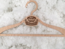 Плечики для одежды с логотипом Cabriolet фанера 4мм Плечики для одежды с логотипом Cabriolet фанера 4мм