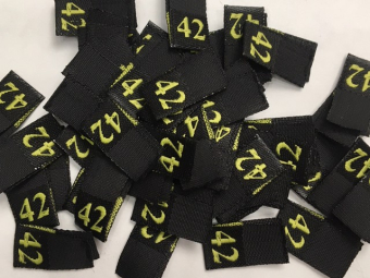 Размер вышитый 10x10мм (100шт) черный желтый 42 Размер вышитый 10x10мм (100шт) черный желтый 42