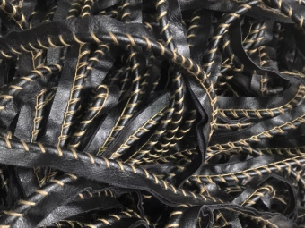 Кант матовый в мотке обшитый бежевой ниткой (метр) Кант матовый в мотке обшитый бежевой ниткой (метр)