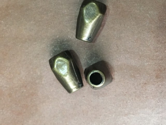 Наконечник для шнура под металл антик 11х4х3мм Наконечник для шнура под металл антик 11х4х3мм