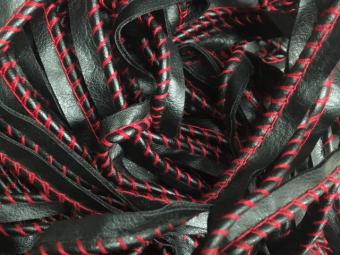 Кант матовый в мотке обшитый красной ниткой (метр) Кант матовый в мотке обшитый красной ниткой (метр)