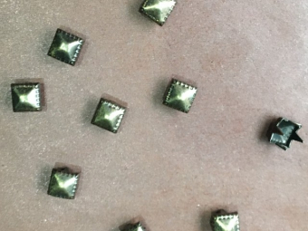 Холитен крабик пирамида пунктир антик №31 (1шт) 5мм Холитен крабик пирамида пунктир антик №31 (1шт) 5мм