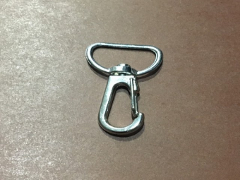 Карабин для сумок металлический литой 20мм (100шт) Карабин для сумок металлический литой 20мм (100шт)