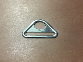 Треугольник металлический литой 4см (100шт) Треугольник металлический литой 4см (100шт)