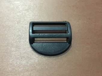 Перетяжка пластиковая трехщелевая 25мм (100шт) Перетяжка пластиковая трехщелевая 25мм (100шт)