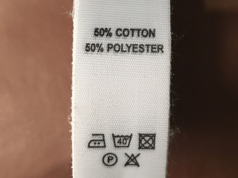 Этикетка состава (cotton 50% polyester 50%) 2,5см (100м) Этикетка состава (cotton 50% polyester 50%) 2,5см (100м)