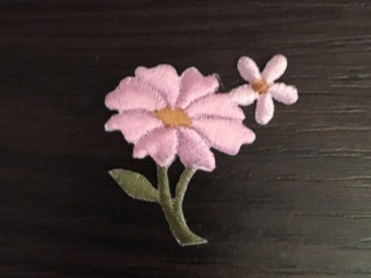 Вышивка апликация цветок маленький 2,5смх2,5см розовый Вышивка апликация цветок маленький 2,5смх2,5см розовый