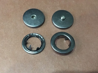 Кнопка металлическая плоская нержавейка 17мм темный никель беби Кнопка металлическая плоская нержавейка 17мм темный никель беби