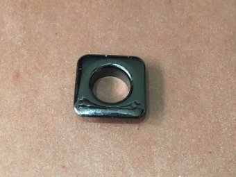 Блочка (люверс) нержавейка квадрат 10мм №24 (1000шт) темный никель Блочка (люверс) нержавейка квадрат 10мм №24 (1000шт) темный никель