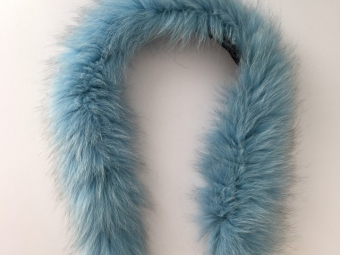 Опушка наутральный мех песец 70см голубой Опушка наутральный мех песец 70см голубой